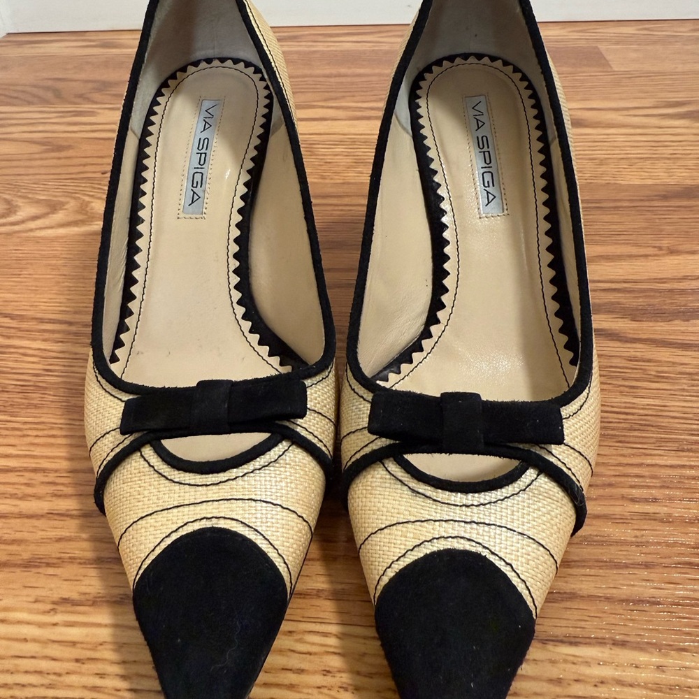 Vintage Via Spiga Cream and Black Heels